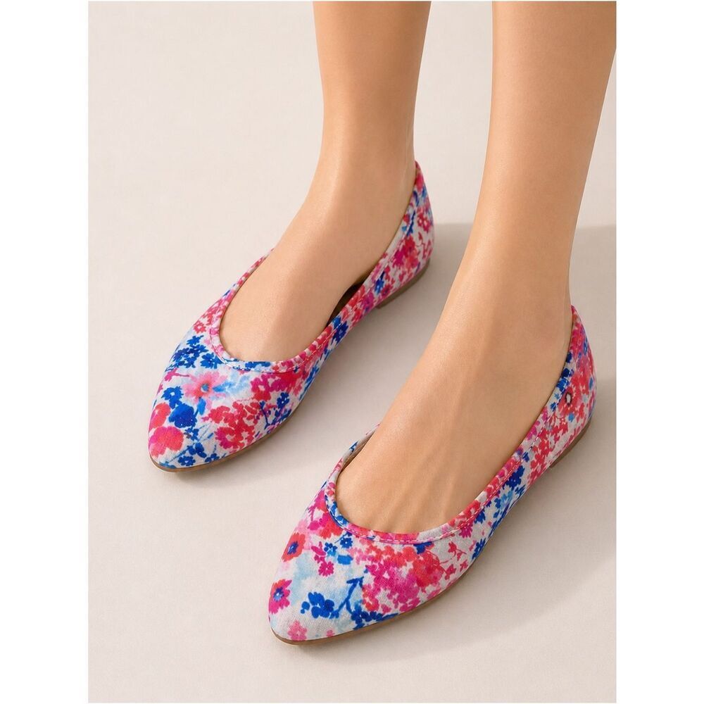SO FloralโPointed Ballet Flats in Pink and Blue